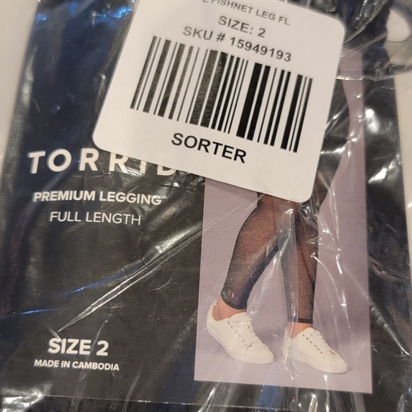 TORRID Premium Leggings Fishnet Size 2 - Picture 7 of 10